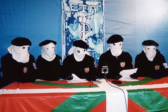 ETA pone fin a las armas