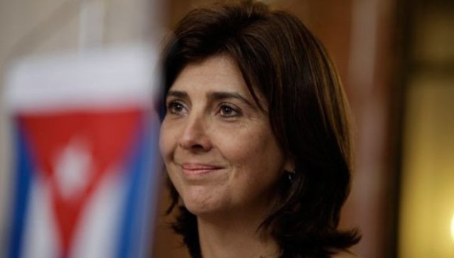 El presidente Juan Manuel Santos suma a la canciller María Ángela Holguín y al empresario Gonzalo Restrepo al diálogo de paz con las FARC-EP.