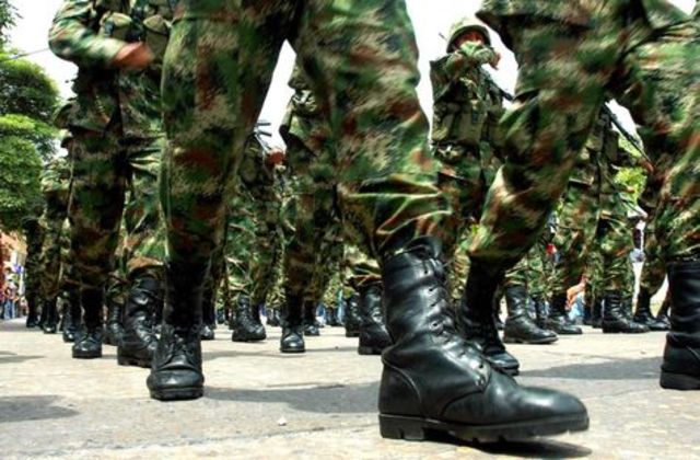 Preparación a soldados a través de un proyector para la Segunda Guerra Mundial