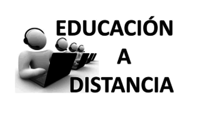 Educación a distancia: aprendizaje planeado que normalmente ocurre en un lugar diferente del de la enseñanza, y como resultado requiere de cursos especiales. (Moore Kearsley)