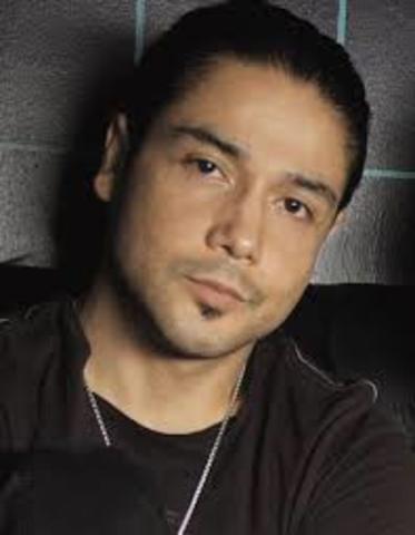 Comienzos con su relación con Chris Perez