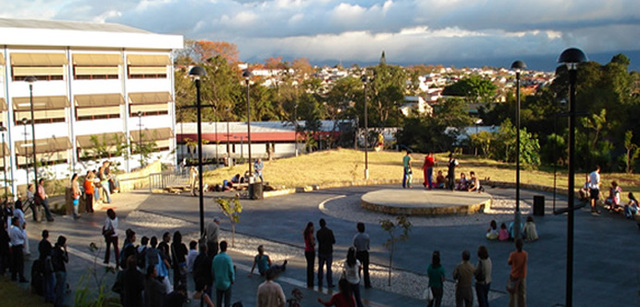 PORQUE SE CREARON LAS UNIVERSIDADES