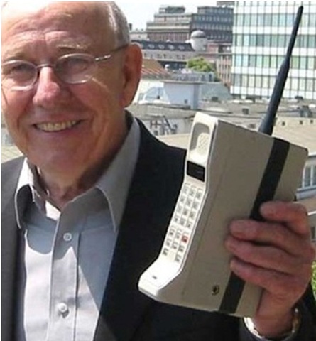 Los ochenta y noventa: La crisis de la perspectiva tecnócrata sobre la enseñanza y el surgimiento en el interés en las aplicaciones de las tecnologías digitales.