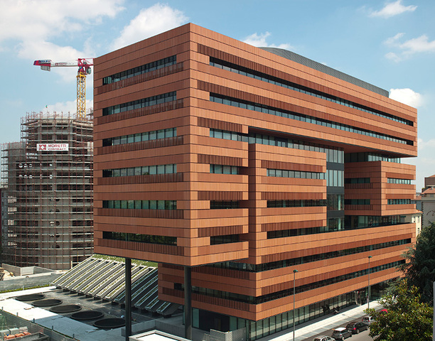 Nueva direccional y Museo Campari