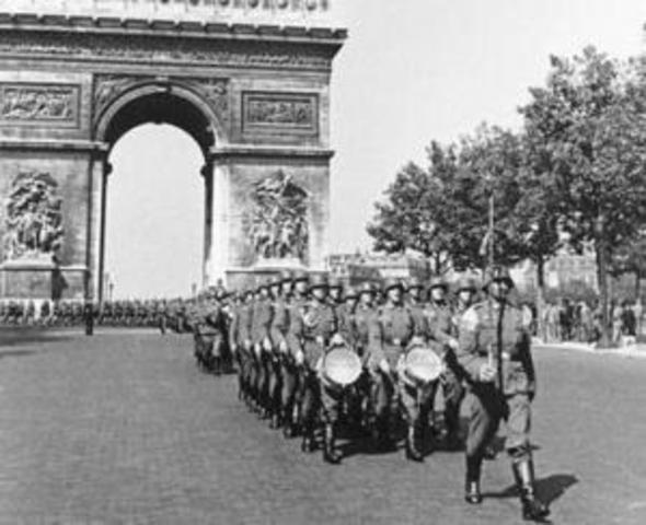 Francia, ocupada por Alemania, firma un armisticio.