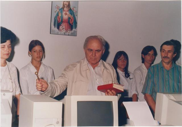 Inauguración de la sala de computación