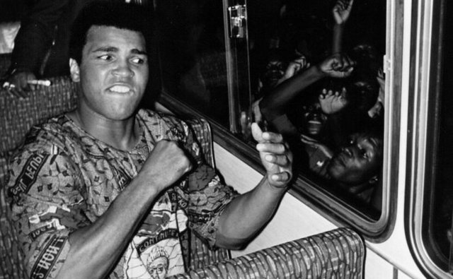 Un abandono obligado y un retorno