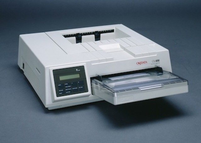 Se inventa la impresora laser a color.