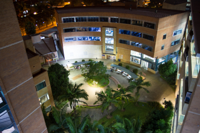 En 1997, El Padre Camilo Bernal Hadad es nombrado Rector General de UNIMINUTO