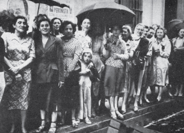 MUJERES ARGENTINAS VOTARON POR PRIMERA VEZ