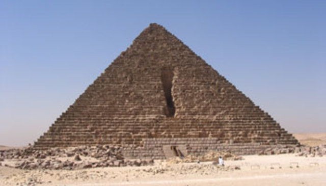 Pyramid Of Menkaure Was Built