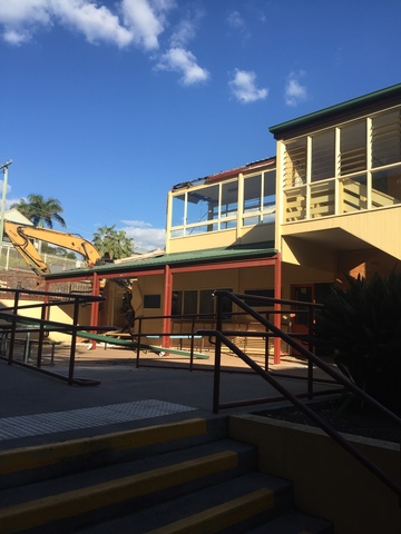 Demolition of B Block begins