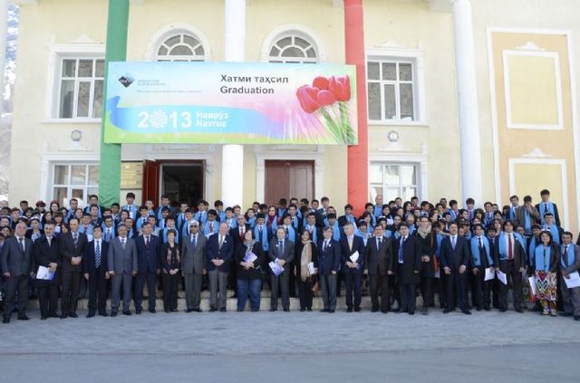 Forma pedagogos y psicólogos