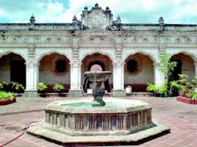 Se crea la Universidad de San Carlos en Guatemala