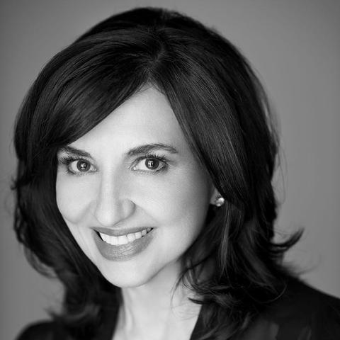 Primera Mujer Presidenta del Senado