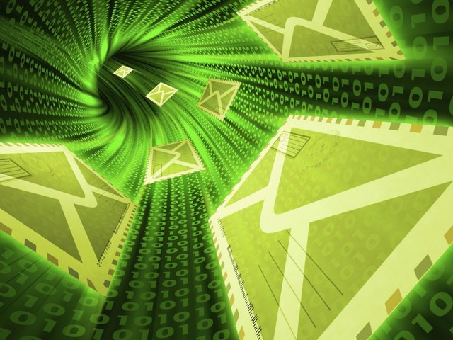 Es enviado el primer e-mail