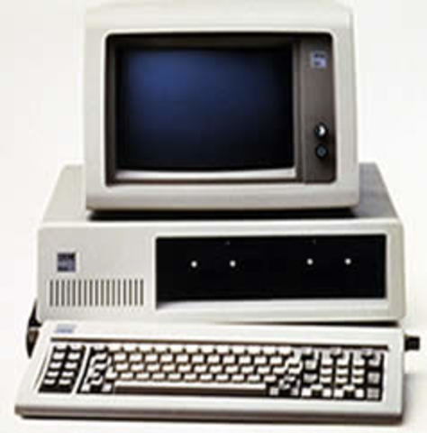 IBM lanza el “PC”.