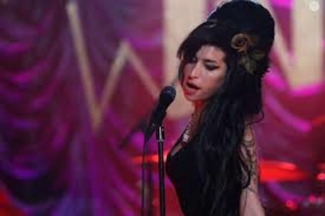 Amy winehouse won 5 Grammys
