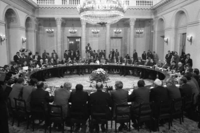 Poland,Presidency of Lech Wałęsa