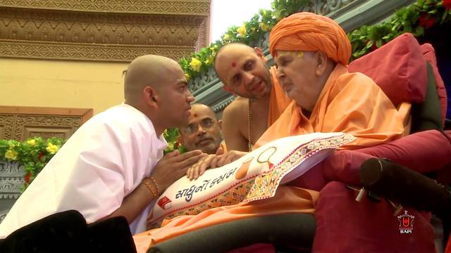 Shantilal receives Parshadi Diksha