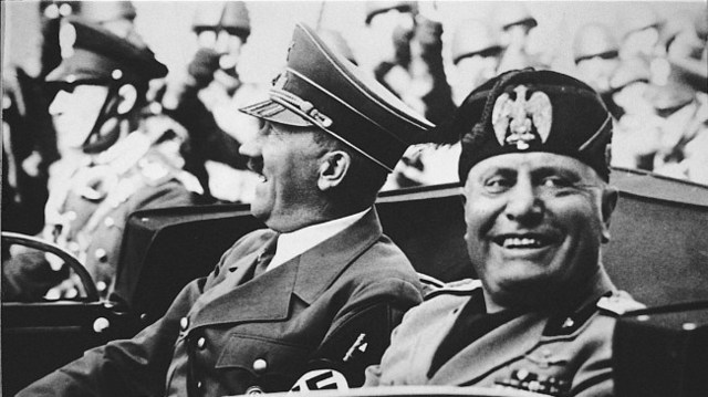 El gobierno de Franco recibe el reconocimiento de Adolf Hitler y de Benito Mussolini.