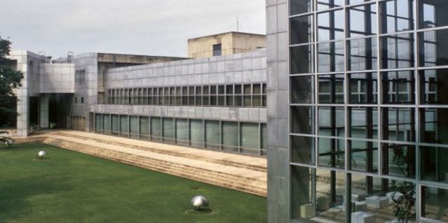 Museo de arte Moderno - Arata Isozaki