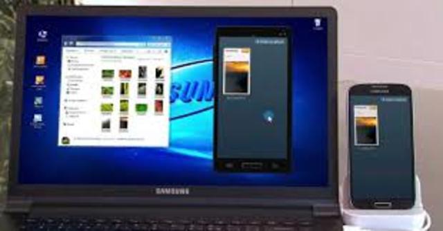 Unión entre un celular y una computadora