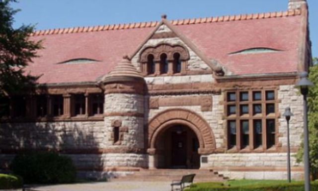 Biblioteca Publica Thomas Crane - Henry Hobson Richardson