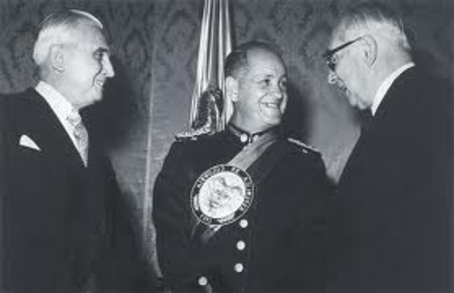 El general Gustavo Rojas Pinilla toma el poder