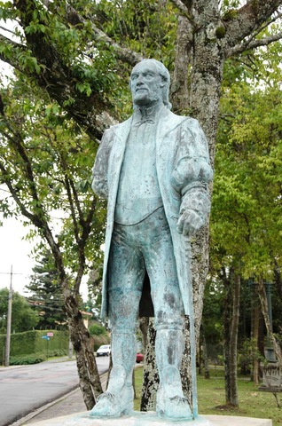 Com a morte de Gabriel de Lara definitivamente é fundada Curitiba.