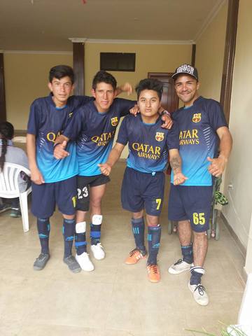 "MOMENTOS INOLVIDABLES CON MIS AMIGOS"