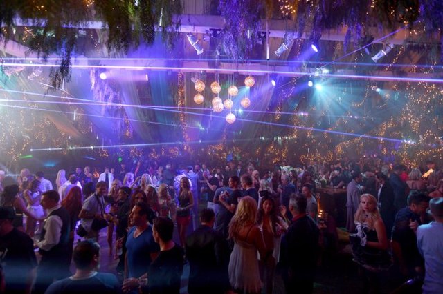 Simple present / affirmative