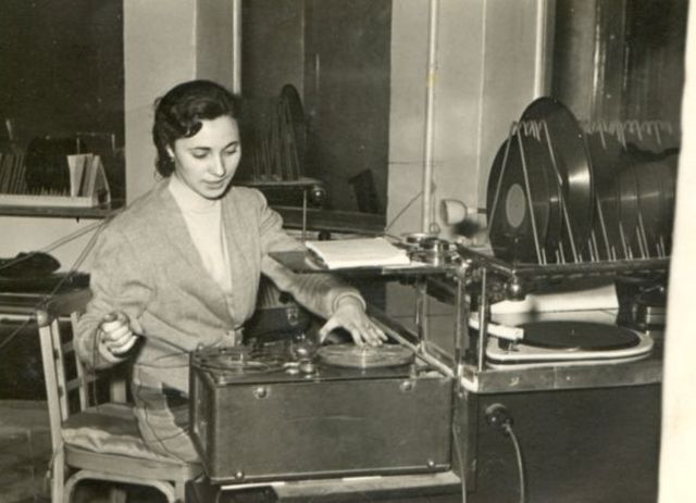 Mass-media: radio, cine, tv y prensa.