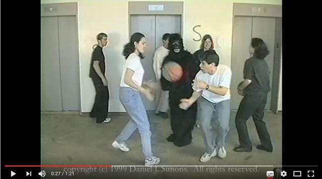 Basketball und Gorilla Test, Simons