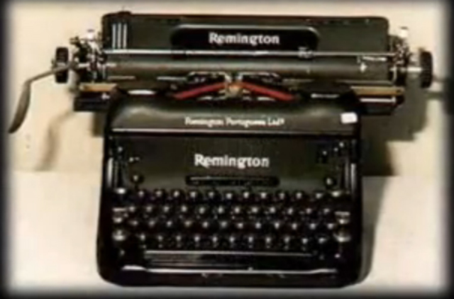 Criação da primeira maquina de escrever.