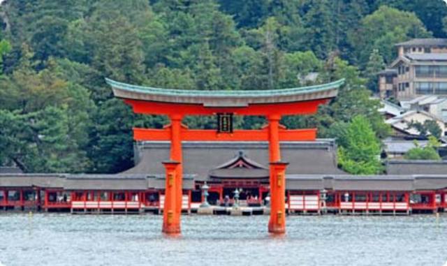Itsukushima Shrine, Japan
