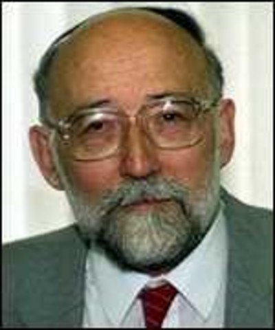 Sir Donald Acheson. Inglaterra. Desigualdad de clases: Desciende la mortalidad y aumenta la esperanza de vida evidente en clases altas.