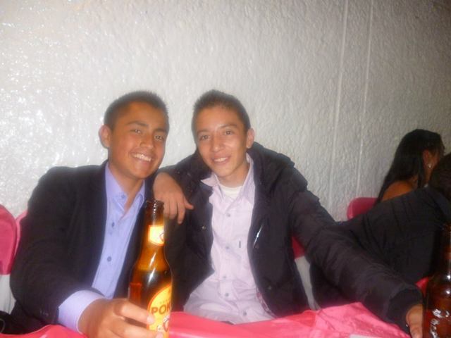 Celebrando Con Un Amigo