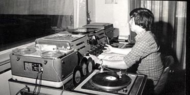 Inicio de la Radiodifusión Comercial