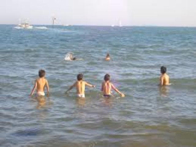 Mi Primer Dia En La Playa