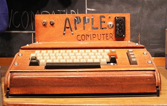 COMPUTADOR APPLE 1