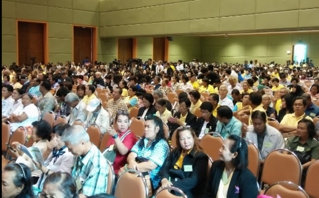 22 มิ.ย. 2559 กรธ. ร่วมกับ กทม. จัดสัมมนาสร้างความเข้าใจร่างรัฐธรรมนูญและการเผยแพร่ประชาสัมพันธ์ร่างรัฐธรรมนูญและคำถามเพิ่มเติมของ สนช. ให้ผู้นำชุมชนนำไปเผยแพร่ให้ประชาชน