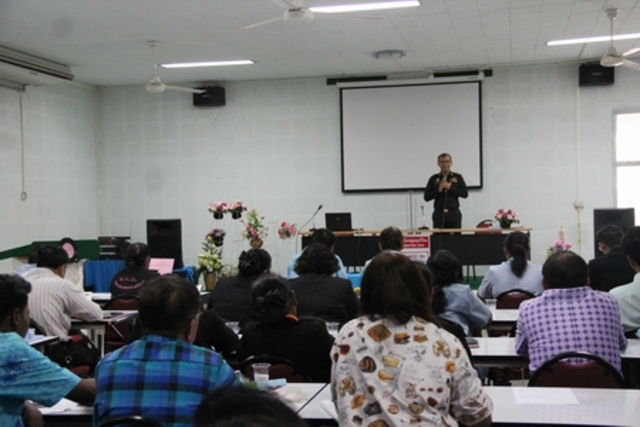 29 มิ.ย. 2559 พบบางจังหวัด กอ.รมน. เริ่มเผยแพร่ประชาสัมพันธ์ร่างรัฐธรรมนูญให้กับ อสม.