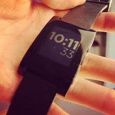 El reloj que solicita asistencia