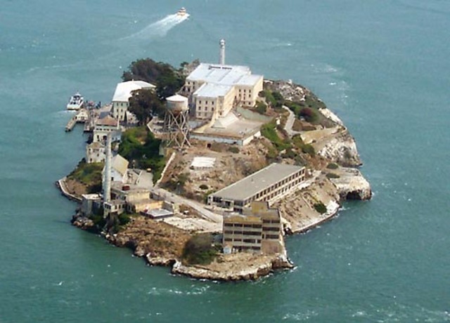 Three escape Alcatraz Island