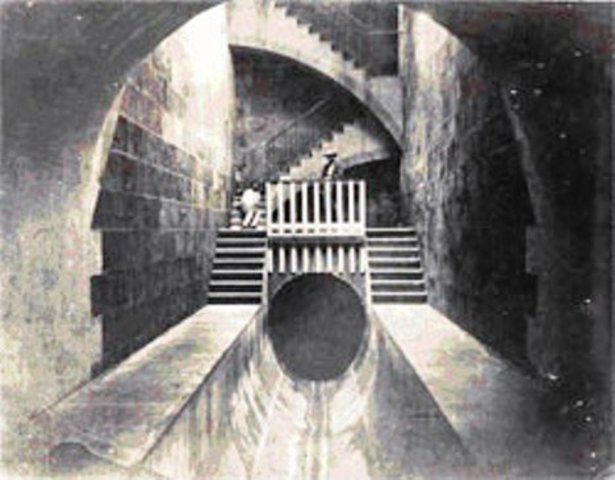 Inicio de la construcción del alcantarillado de Stgo.