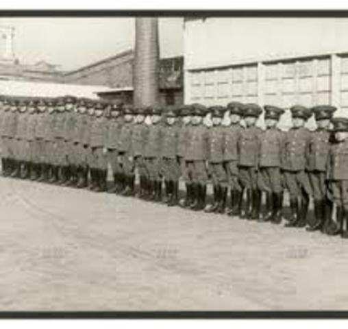 Se funda la Escuela de Carabineros