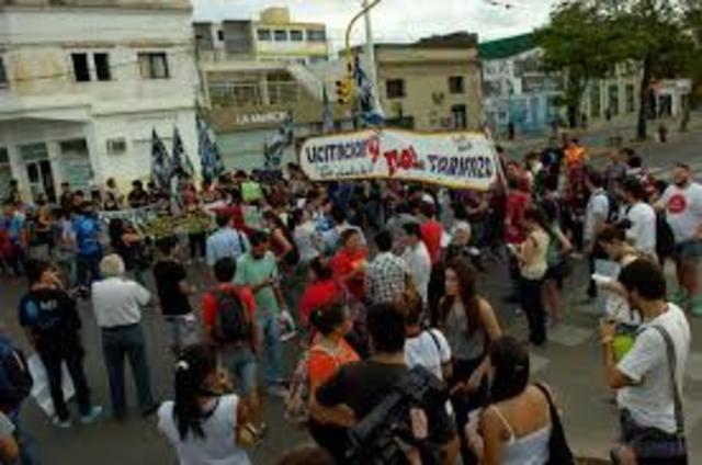 Busca mejorar el nivelñ academico de los estudiantes