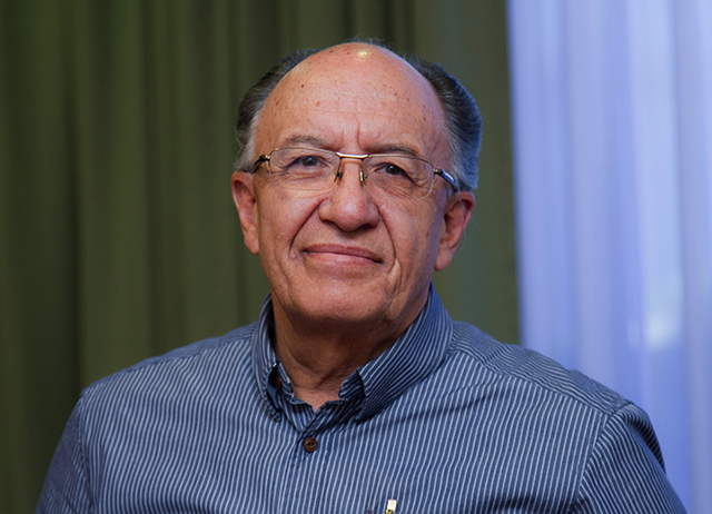 César Montaño encarga rectorado indefinidamente