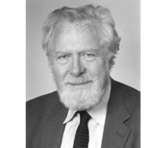 Dudley Seers, cuestionamiento de la idea original de desarrollo